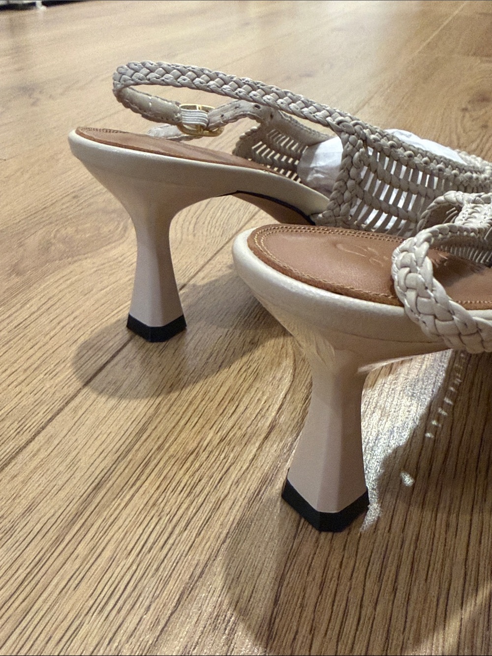 Woven Leather Slingback Pointed Heels in Light Beige - Picture 2 of 4